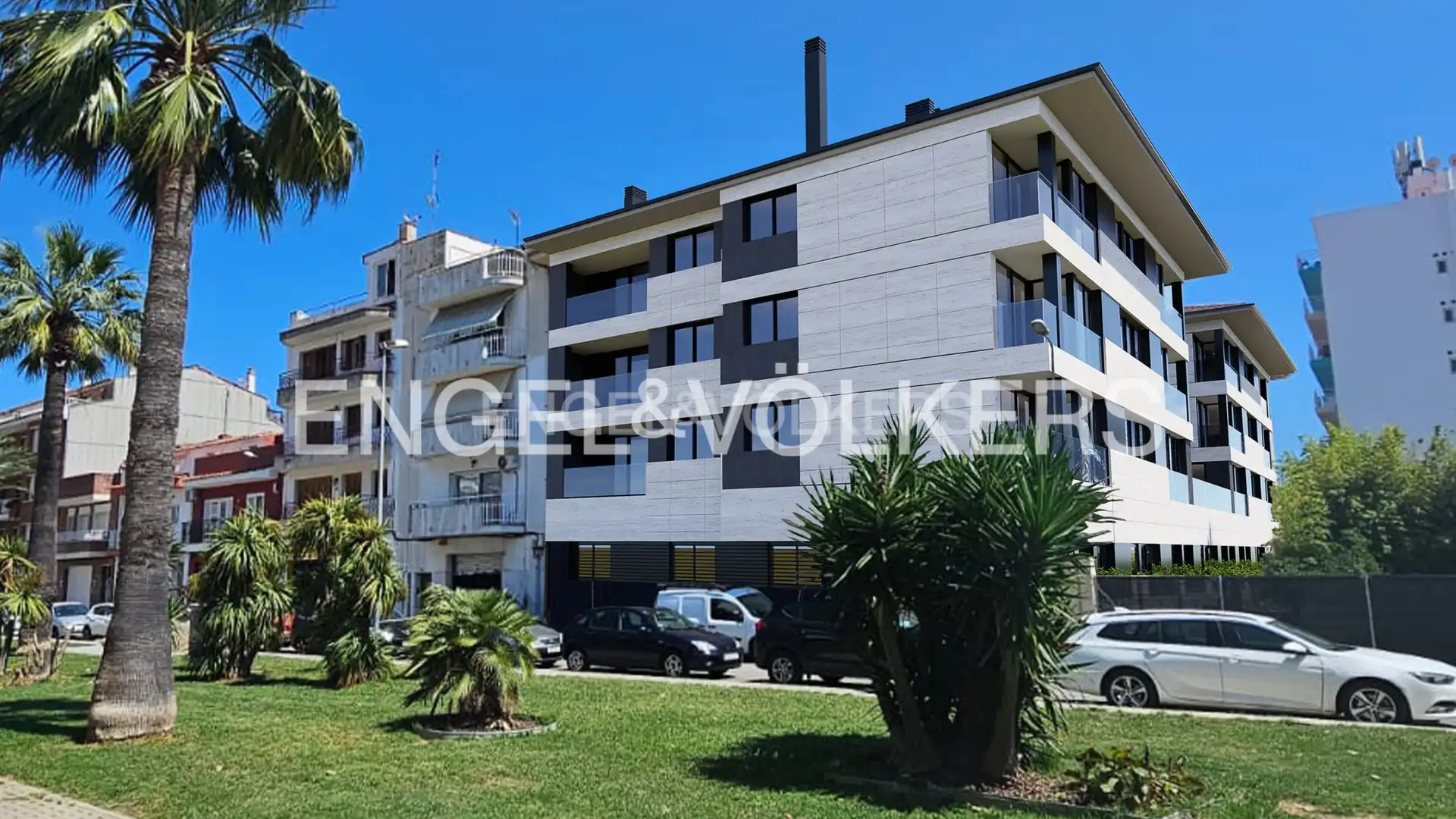 Vista exterior de Pis en venda en Pineda de Mar amb Aire condicionat, Calefacció i Terrassa