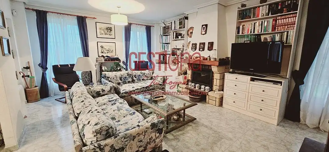 Sala de estar de Casa o chalet en venta en Solórzano con Jardín privado, Amueblado y Alarma