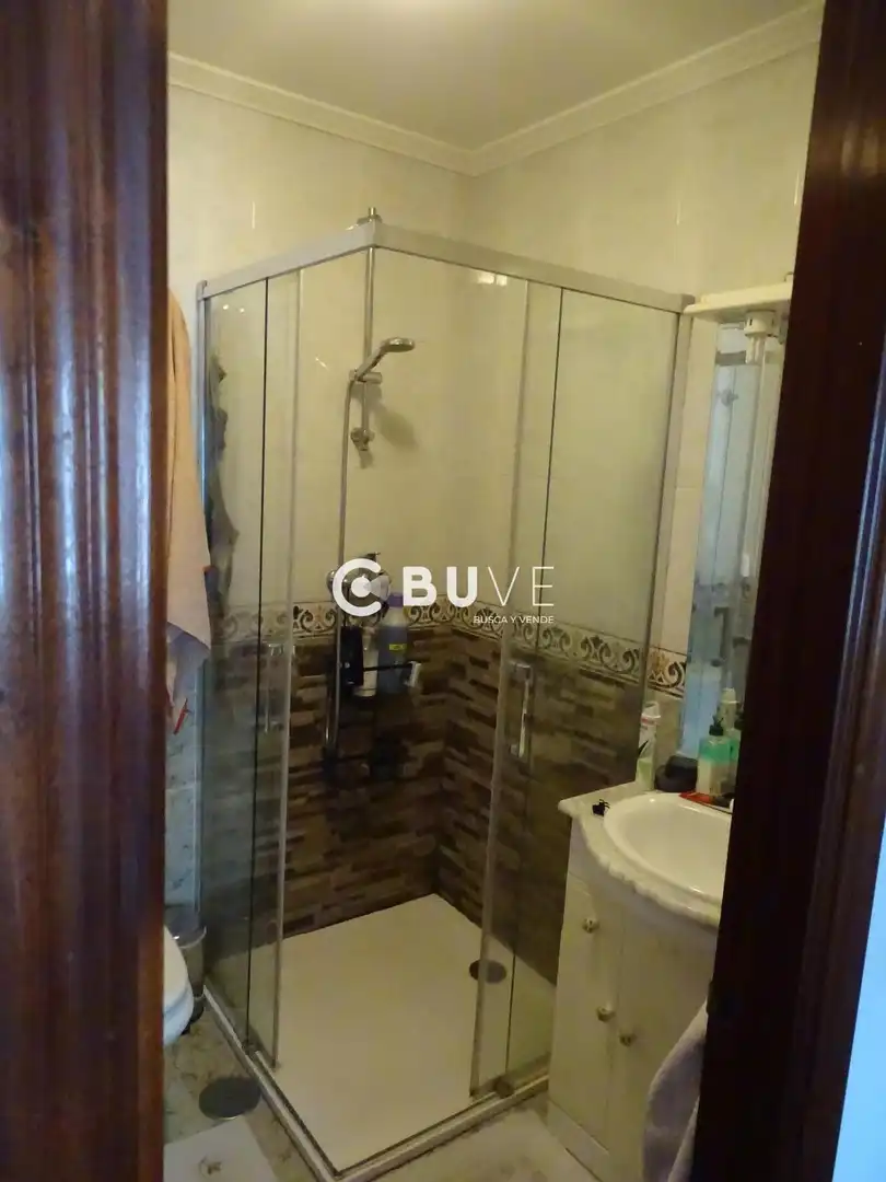 Baño de Dúplex en venta en Teo con Calefacción, Trastero y Amueblado