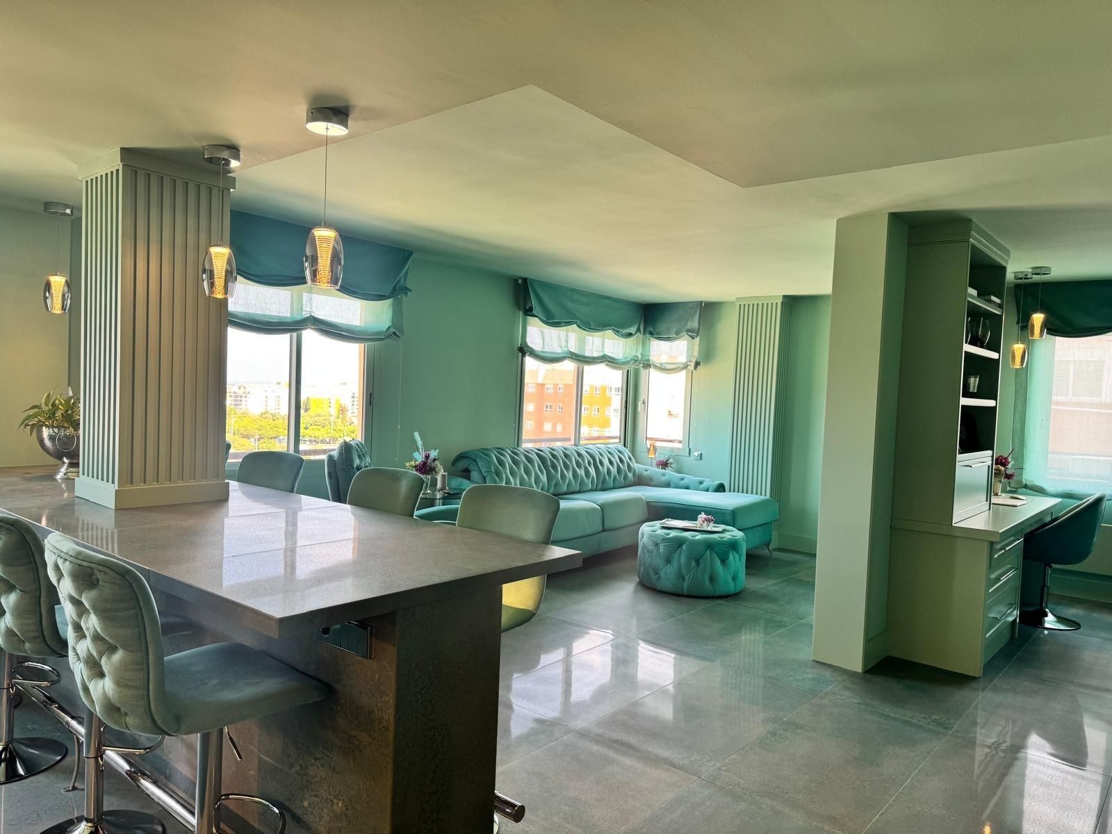 Sala d'estar de Pis en venda en Castellón de la Plana / Castelló de la Plana amb Aire condicionat, Calefacció i Alarma