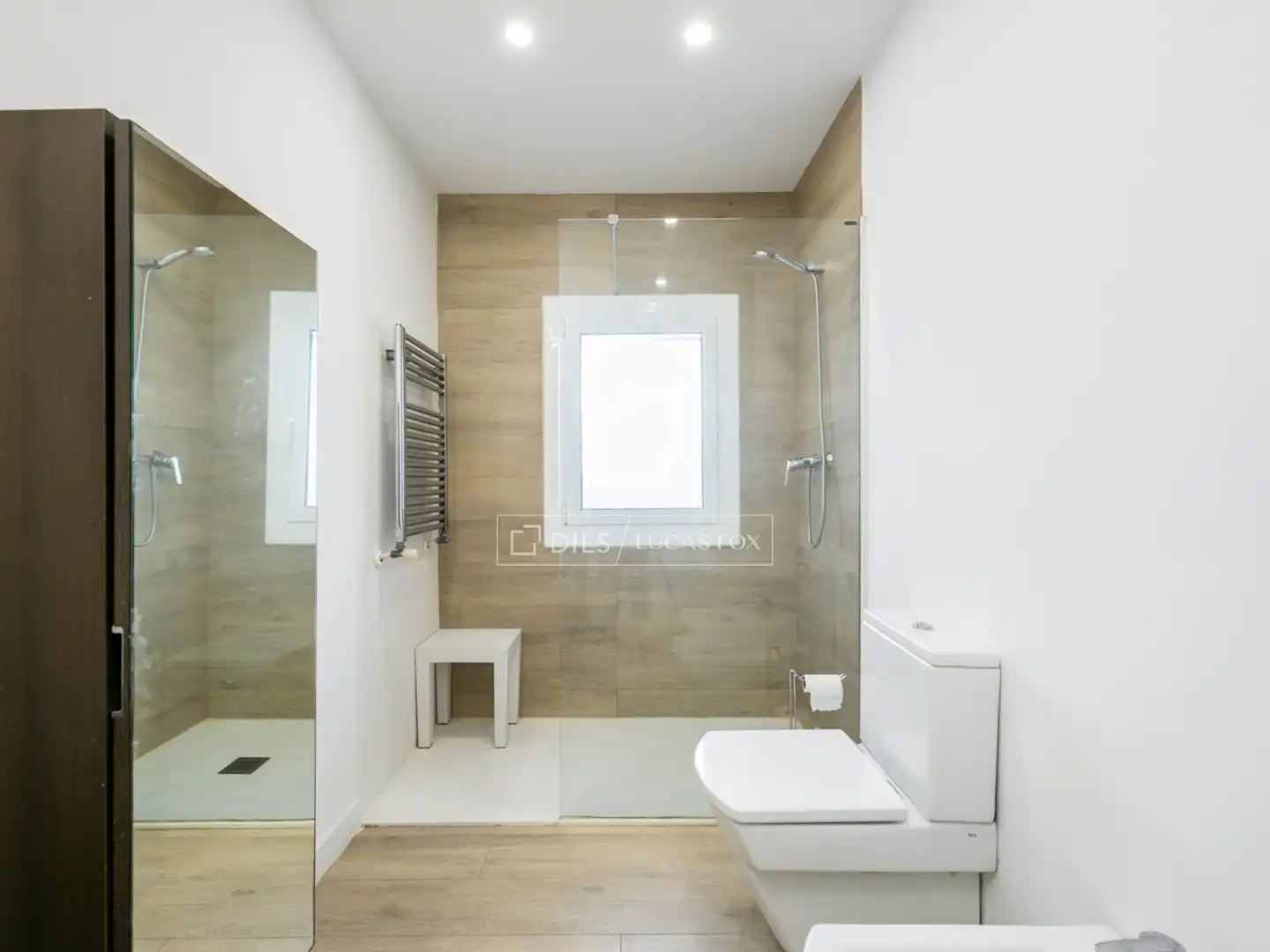 Bathroom of Houses for sale in Castelldefels  with Air Conditioner, Private garden and Terrace