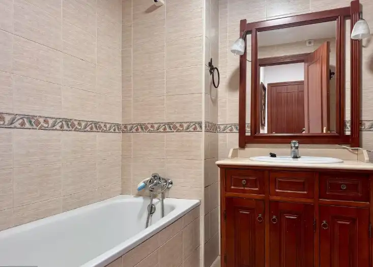 Bathroom of Flat for sale in Marbella  with Air Conditioner, Heating and Private garden