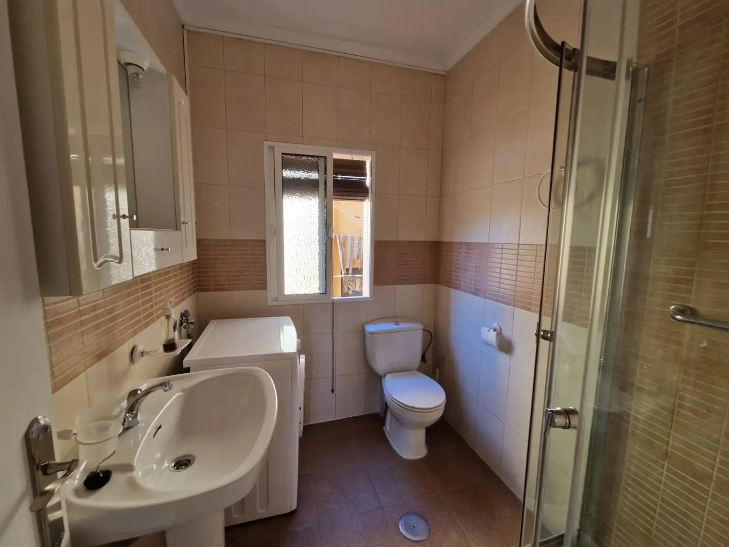 Baño de Piso en venta en Lora del Río con Aire acondicionado, Calefacción y Amueblado