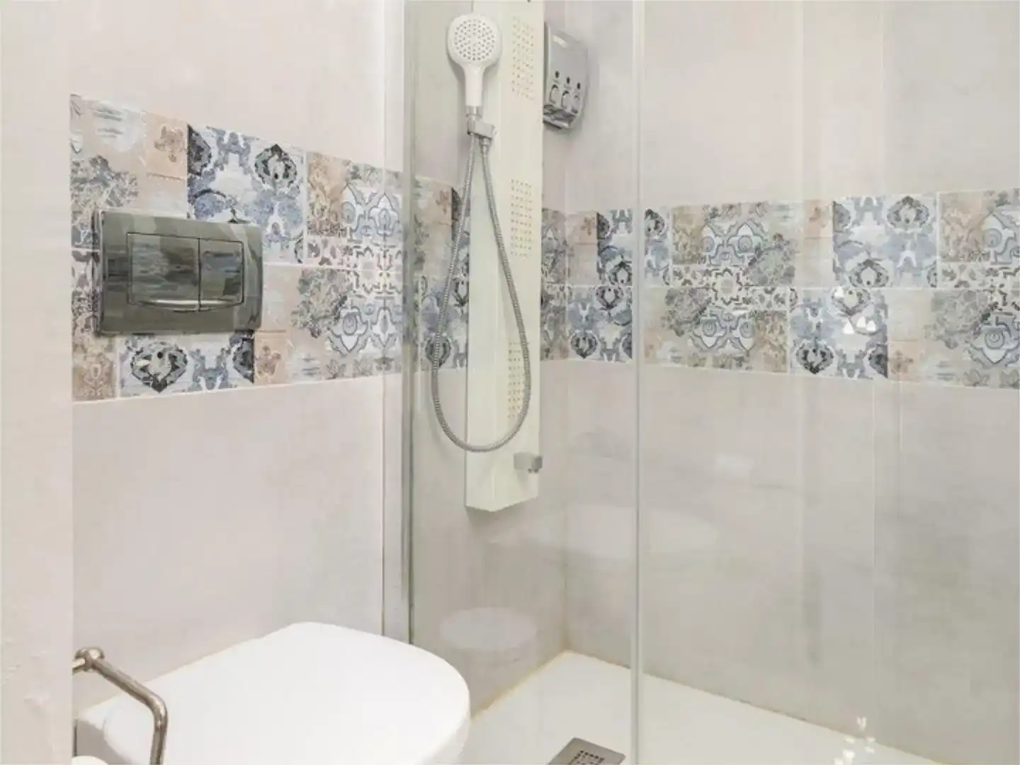 Bany de Pis en venda en Málaga amb Aire condicionat i Moblat
