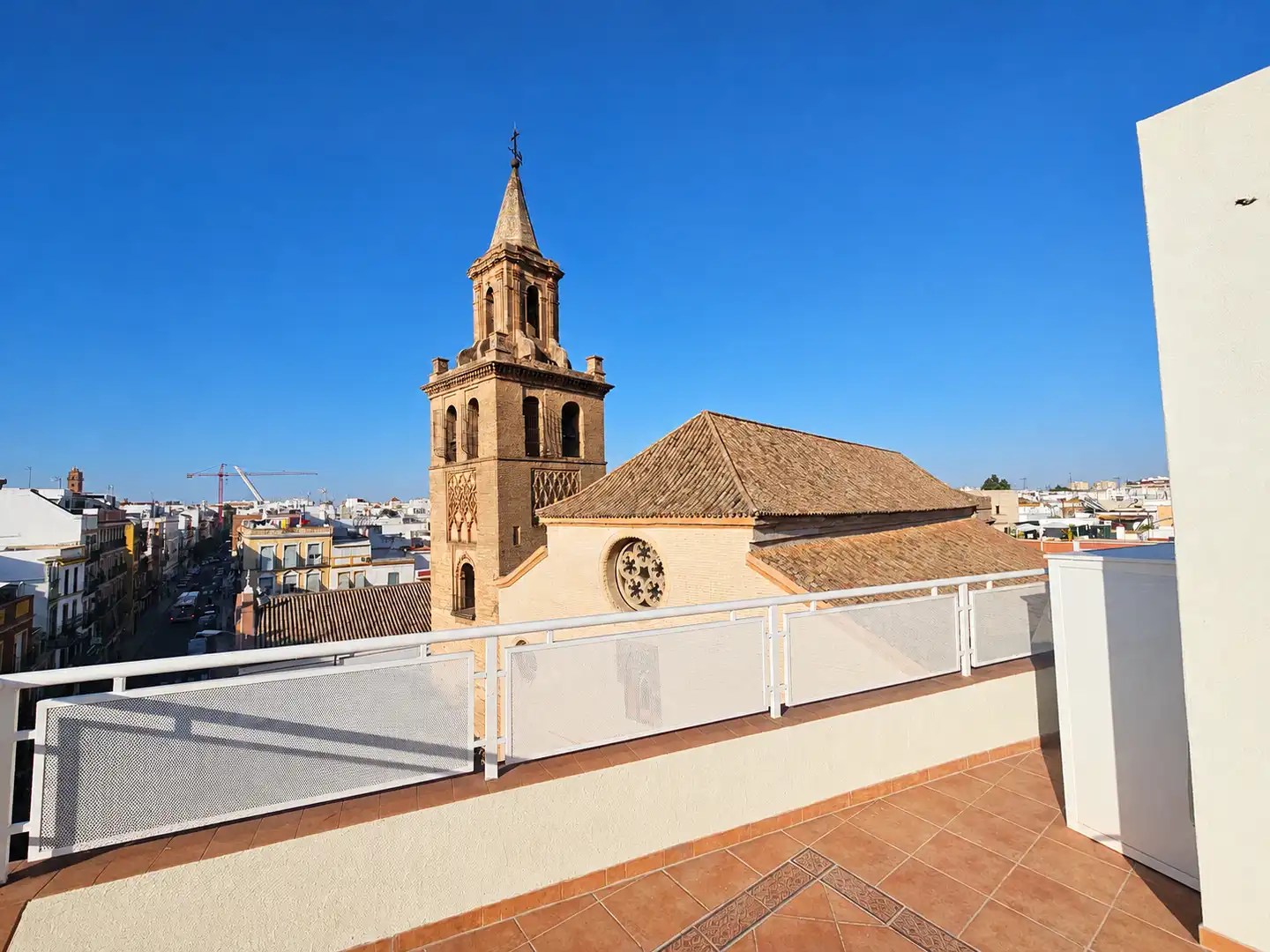 Exterior view of Attic for sale in Casco Antiguo