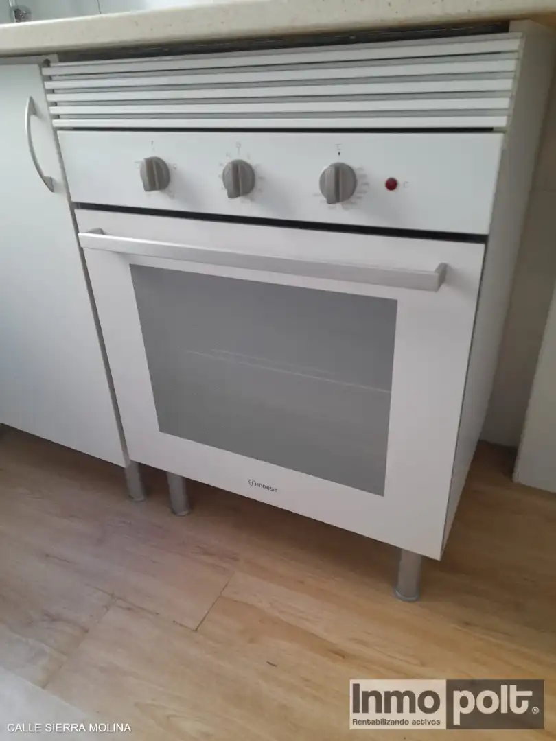 Cocina de Piso en venta en Madrid con Calefacción, Horno y Lavadora