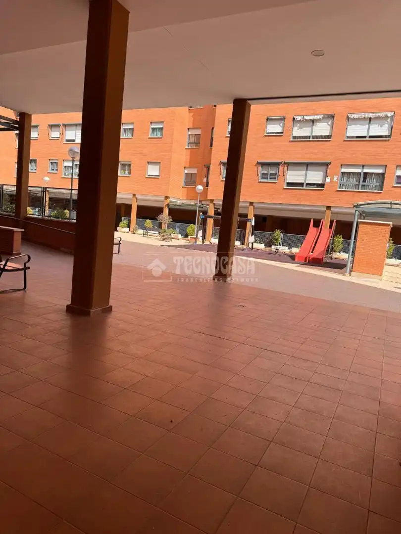 Außenansicht von Garage zur Miete in Alcobendas