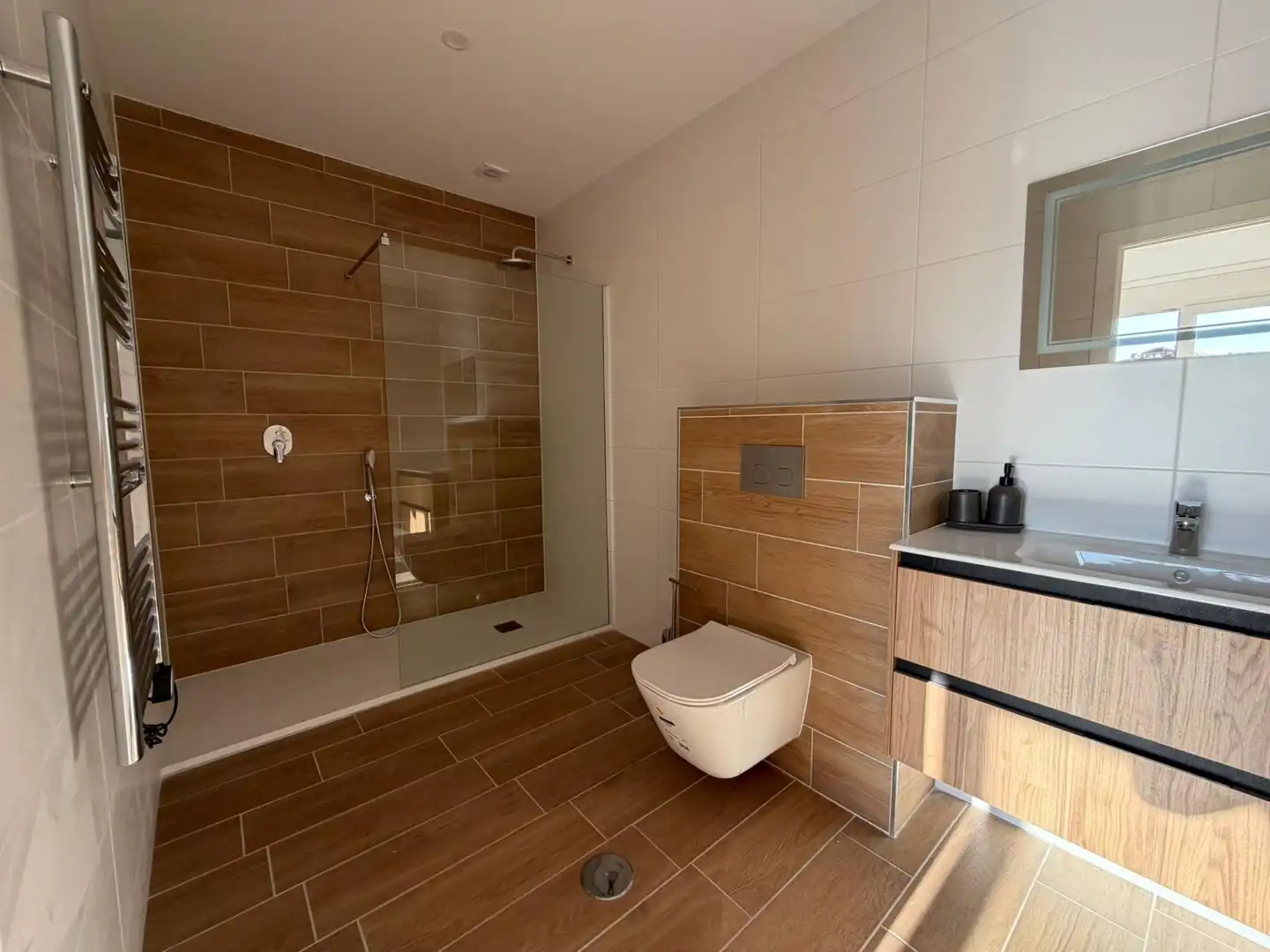 Bathroom of Flat for sale in Cartagena  with Air Conditioner, Heating and Terrace