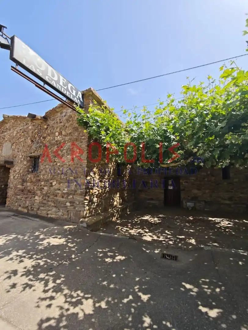 Vista exterior de Local en venda en Pobladura del Valle amb Terrassa, Moblat i Alarma