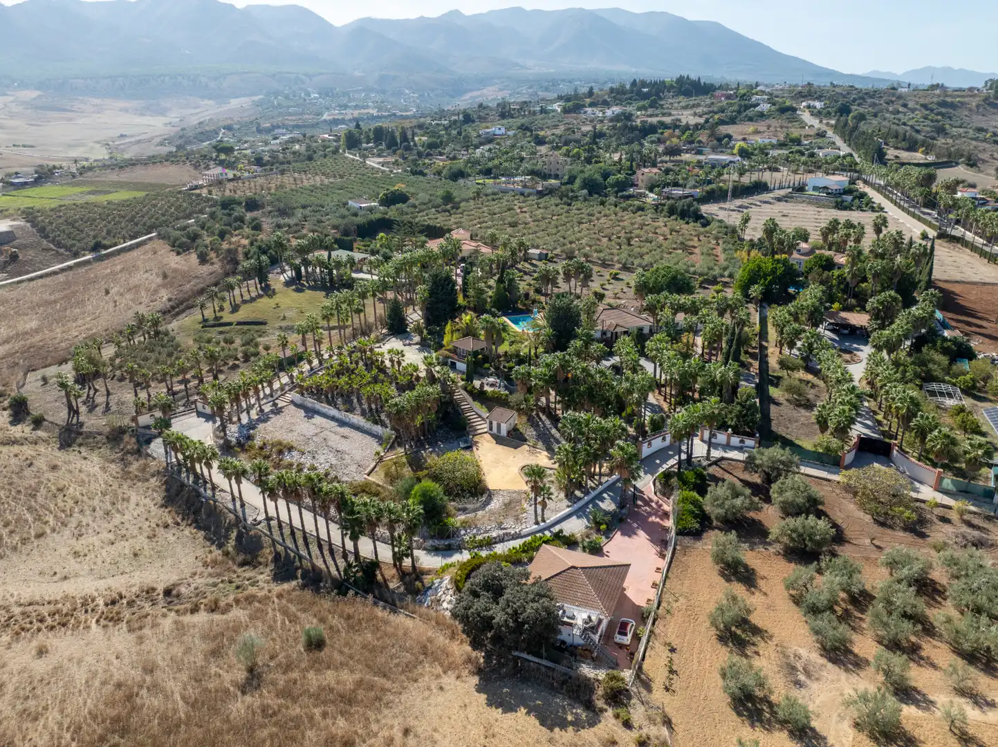 Vista exterior de Casa o chalet en venta en Alhaurín de la Torre con Aire acondicionado, Calefacción y Jardín privado