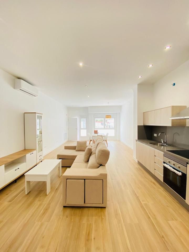 Sala d'estar de Pis de lloguer en Torremolinos amb Aire condicionat i Moblat