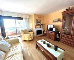 Living room of Attic for sale in Vilanova i la Geltrú  with Air Conditioner and Terrace