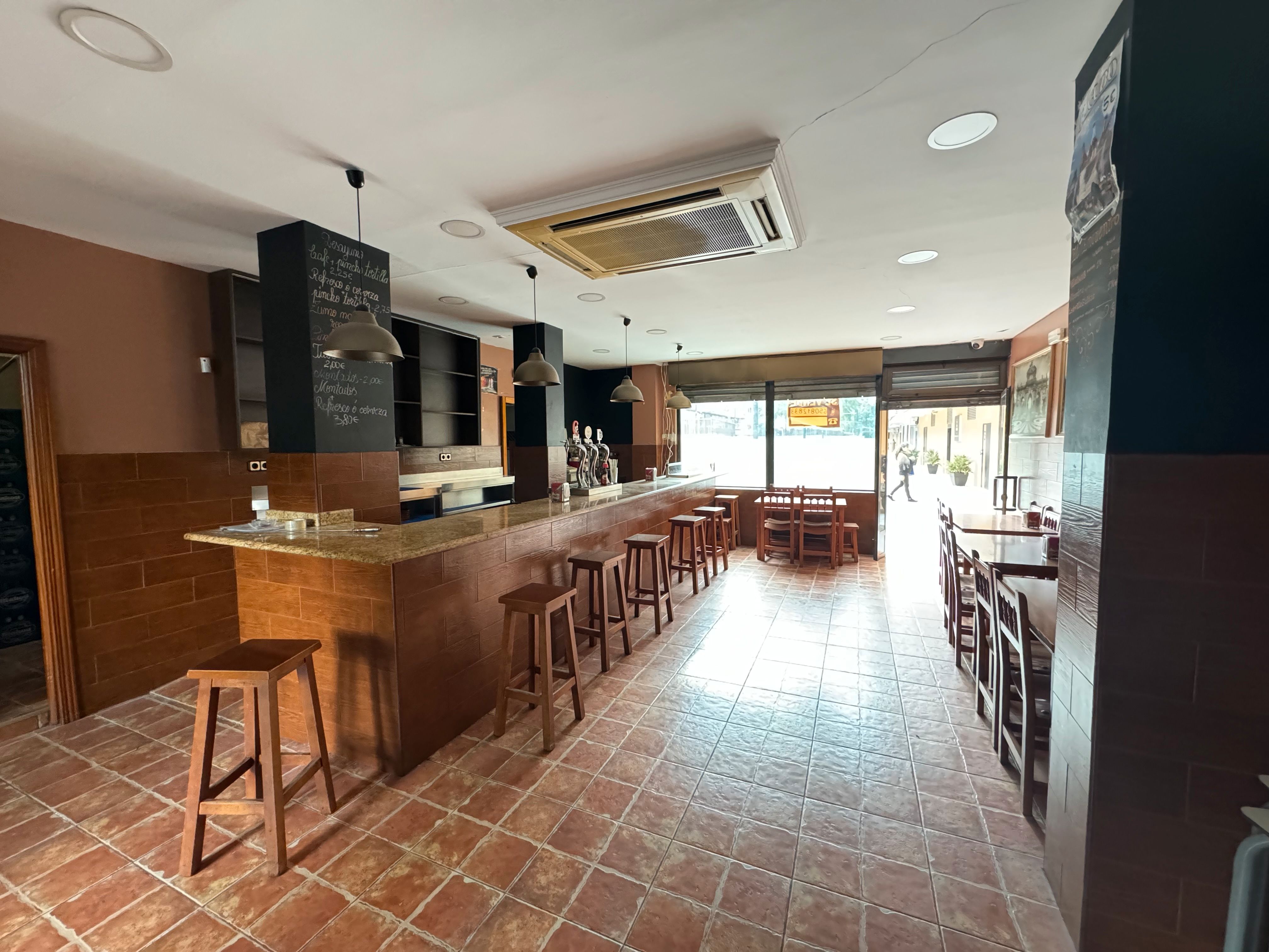 Local en venta en San Fernando de Henares con Aire acondicionado, Calefacción y Terraza