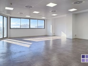 Oficina amb ascensor de lloguer a Avinguda de Cornellà