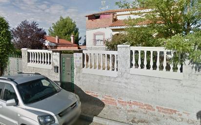 Vista exterior de Casa o xalet en venda en Colmenar de Oreja amb Jardí privat