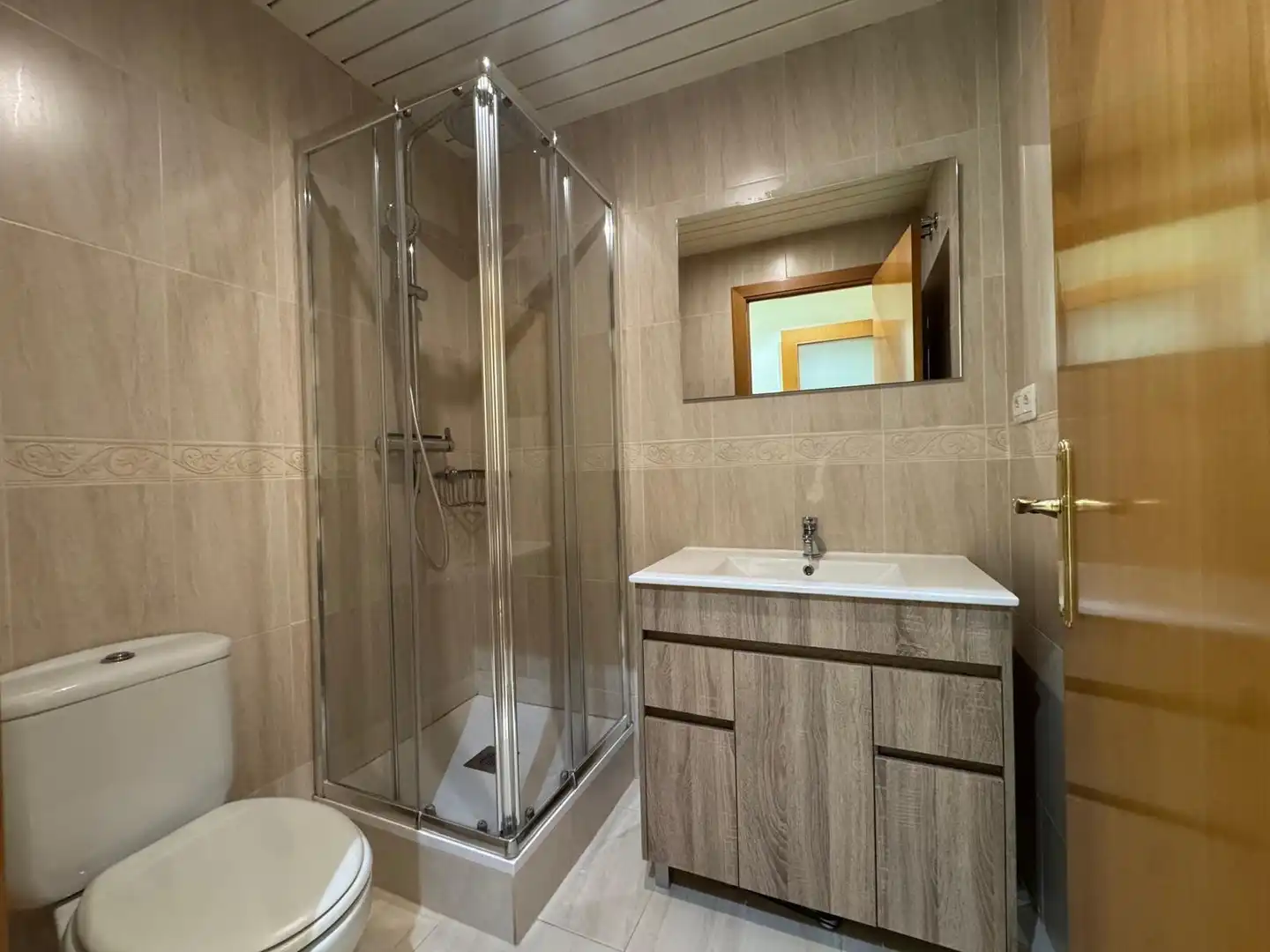 Bathroom of Flat for sale in Manresa  with Air Conditioner, Terrace and Storage room