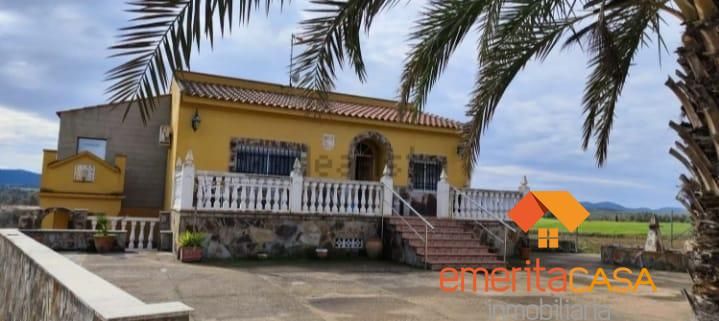 Country house for sale in Don Álvaro