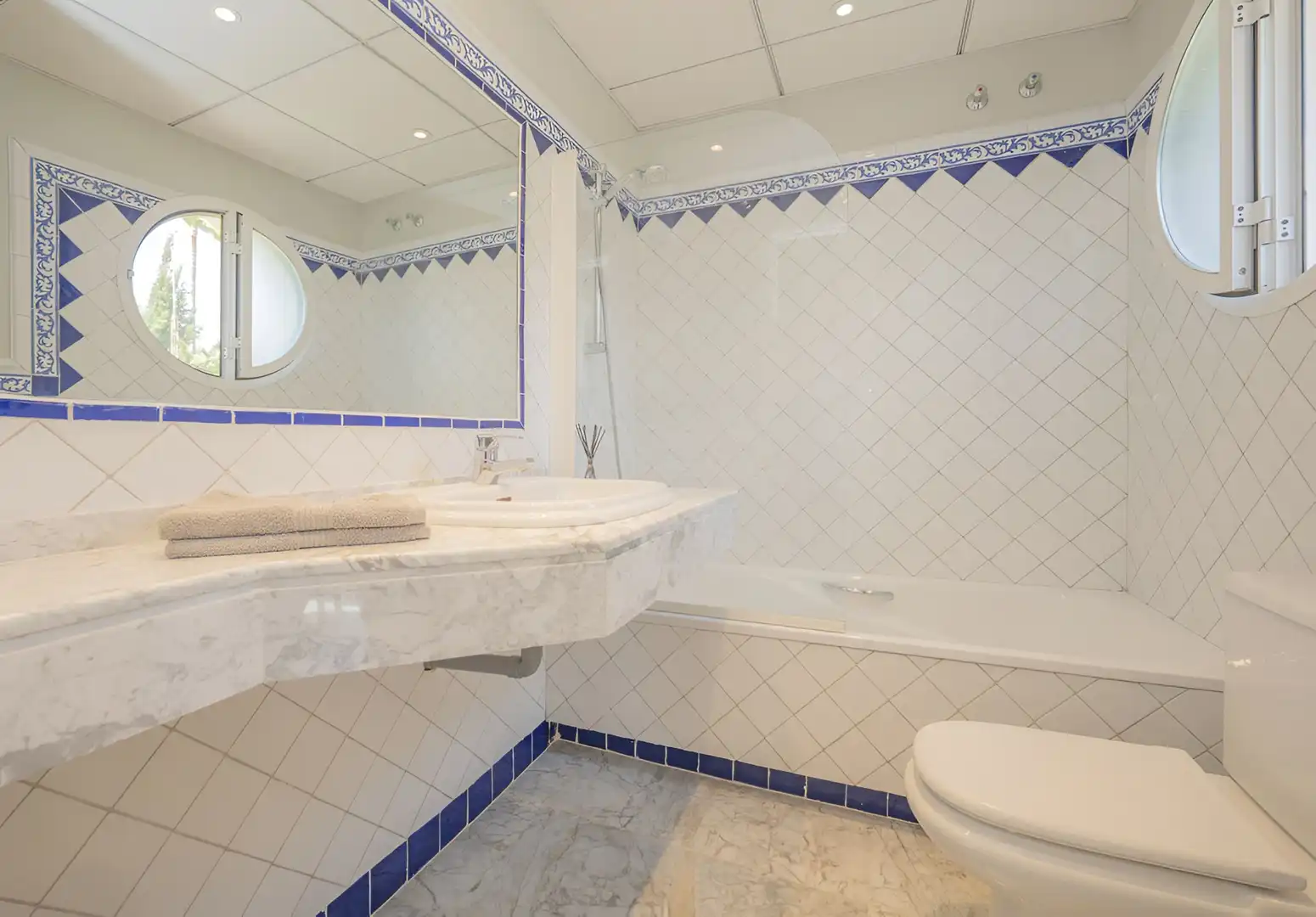 Semi-detached house with pool for sale in Río Real - Los Monteros, imagen 20