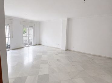 Business premises to rent in La Pastora - La Estación