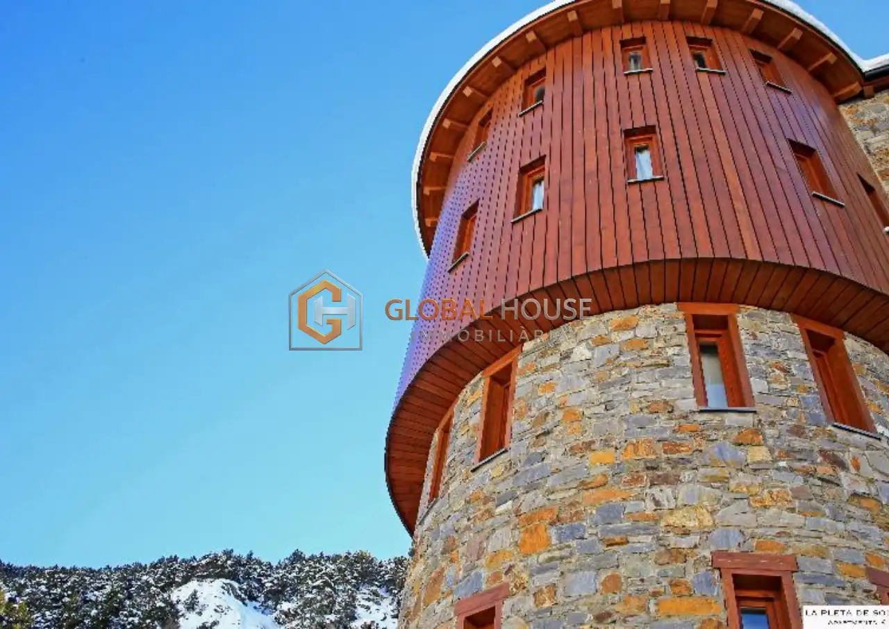 Vista exterior de Piso en venta en Canillo con Trastero