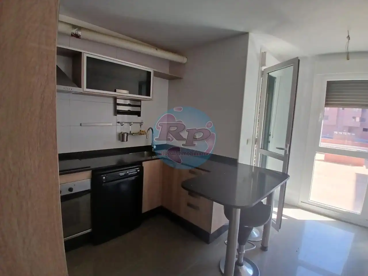 Cuina de Pis en venda en Ponferrada amb Calefacció, Parquet i Terrassa