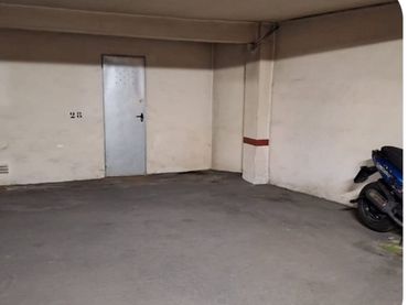 Plaza de garaje doble con ascensor en venta en Carrer del Poeta Llorente