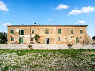 Landhaus mit Balkon zum Verkauf in Vilafranca de Bonany