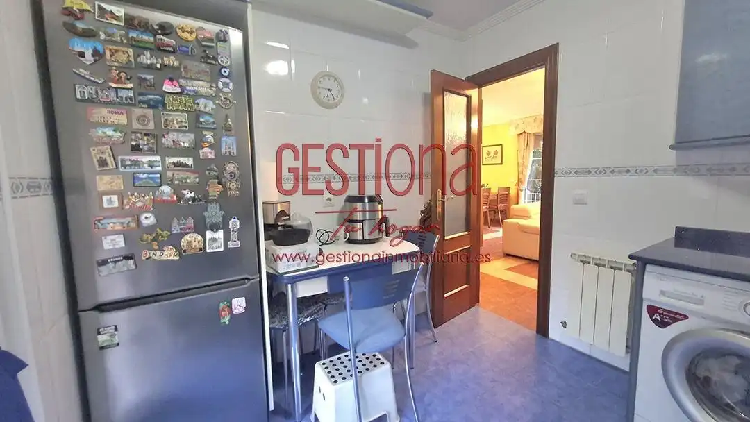 Küche von Erdgeschoss zum Verkauf in Castro-Urdiales mit Heizung, Privatgarten und Terrasse