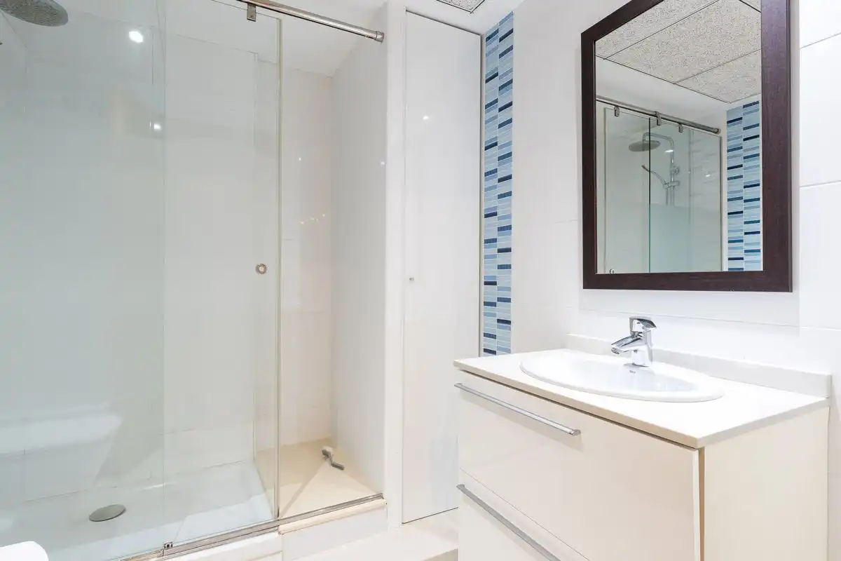 Badezimmer von Wohnung zur Miete in Alboraya mit Klimaanlage, Heizung und Privatgarten