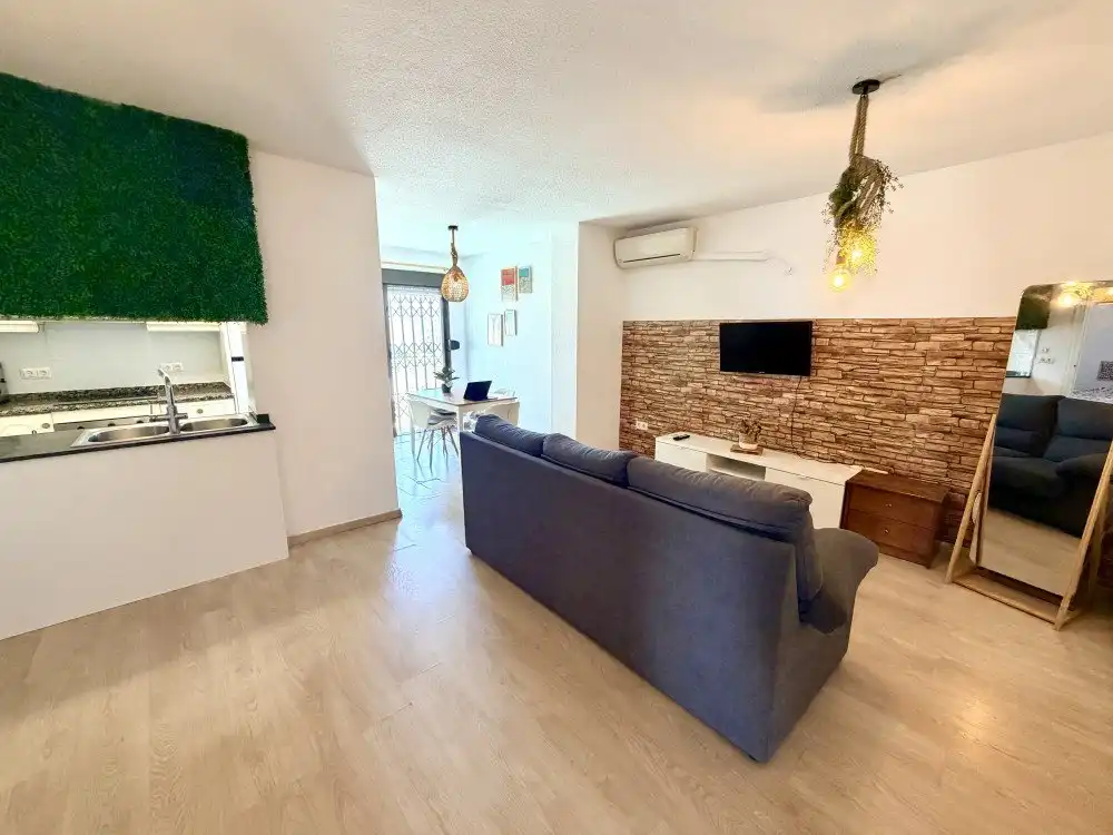 Sala d'estar de Planta baixa en venda en Torrevieja amb Aire condicionat, Parquet i Terrassa