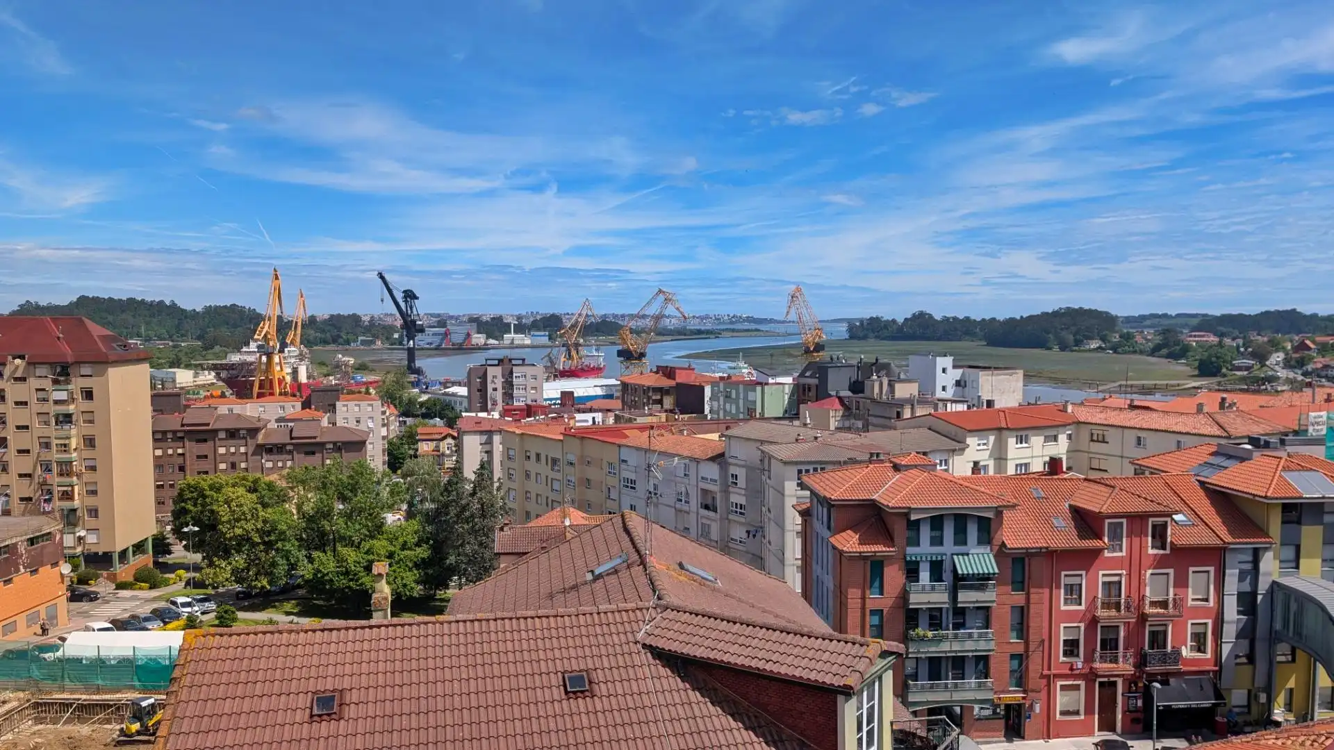 Vista exterior de Dúplex en venta en El Astillero   con Calefacción, Terraza y Trastero