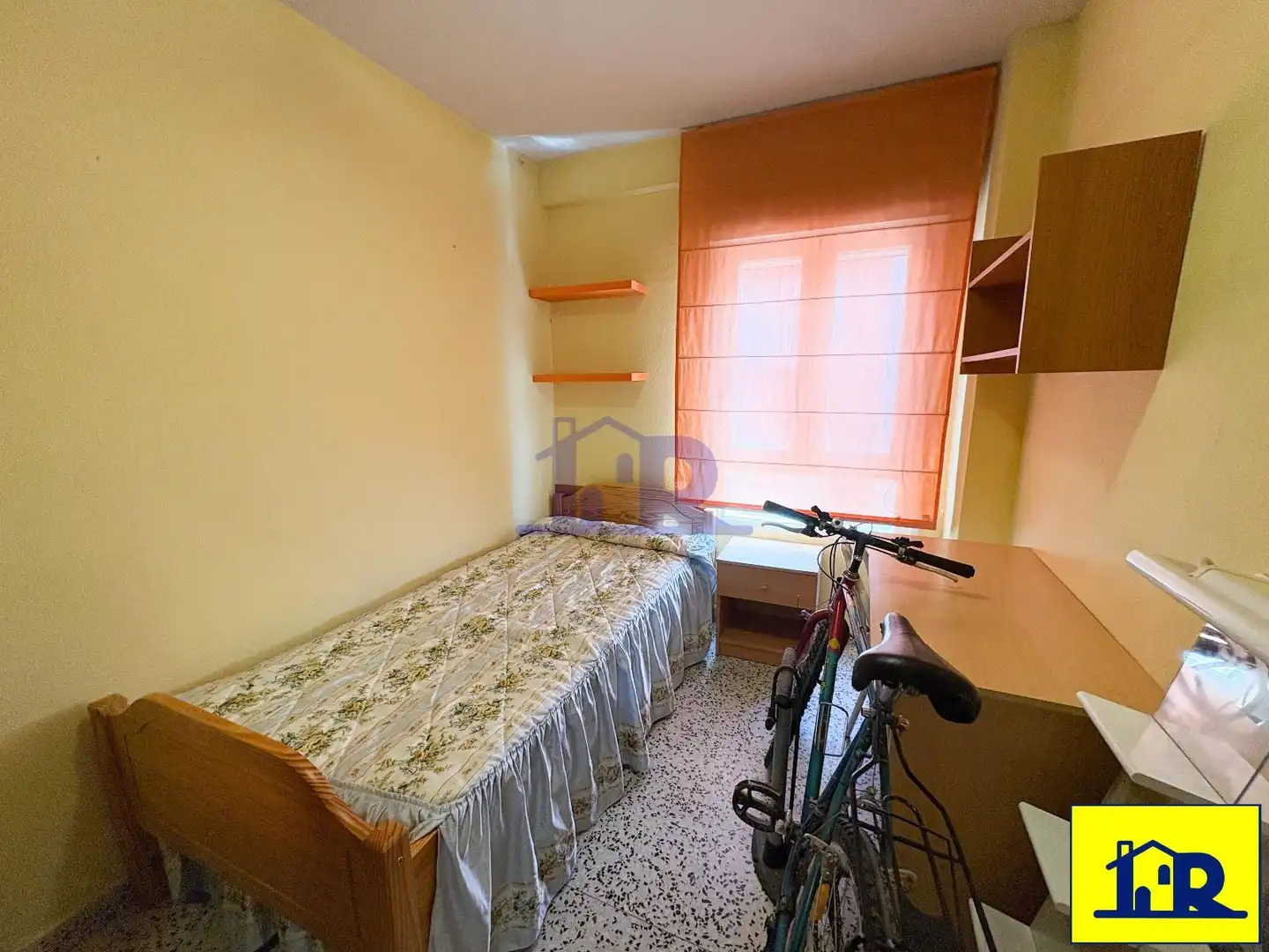 Schlafzimmer von Wohnung zur Miete in Cuenca mit Heizung, Terrasse und Möbliert