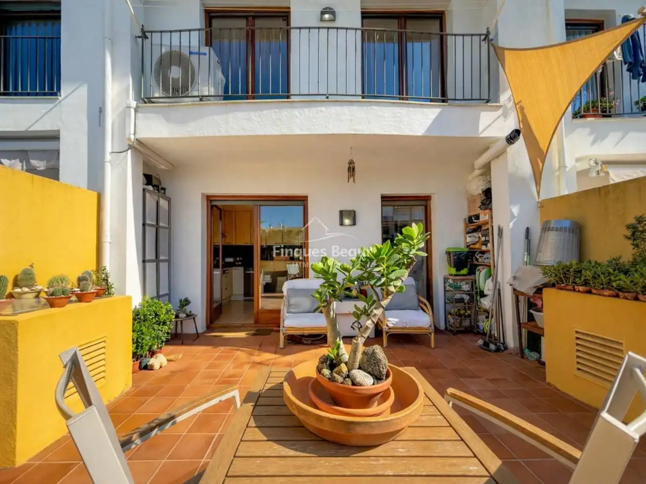 Vista exterior de Casa adosada en venta en Palafrugell con Aire acondicionado, Calefacción y Terraza