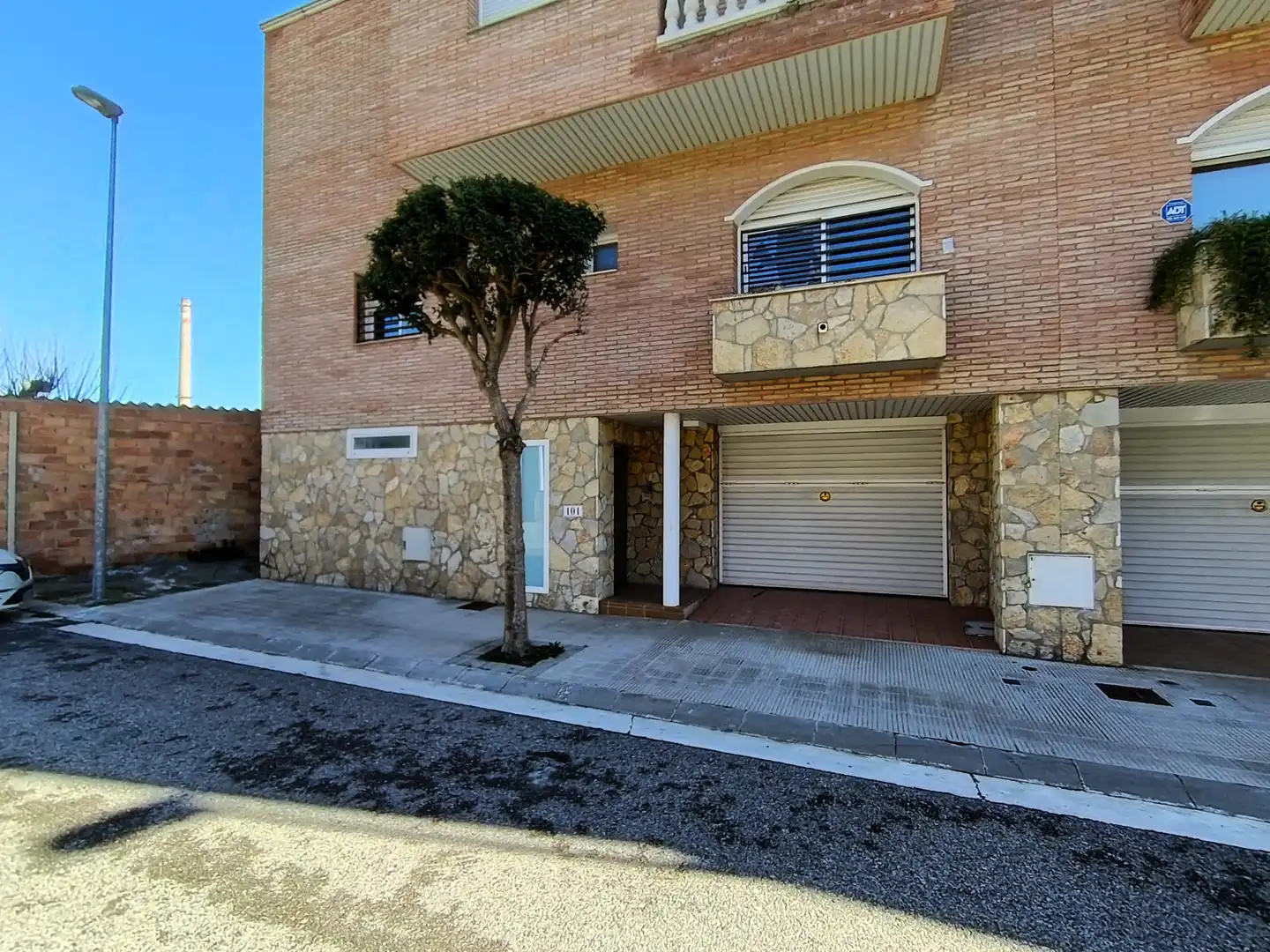 Exterior view of Houses for sale in Balaguer  with Alarm