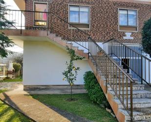 Vista exterior de Finca rústica en venda en Los Corrales de Buelna  amb Terrassa, Piscina i Balcó