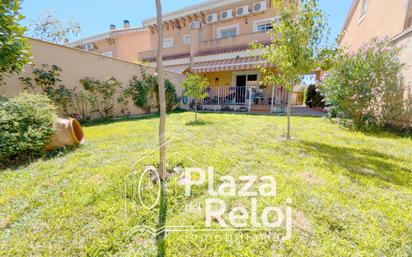 Jardí de Casa adosada en venda en Talavera de la Reina amb Aire condicionat i Terrassa