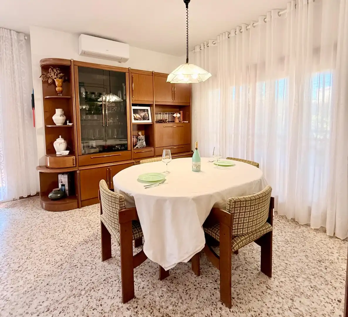 Esszimmer von Haus oder Chalet zum Verkauf in Calafell mit Klimaanlage, Heizung und Privatgarten