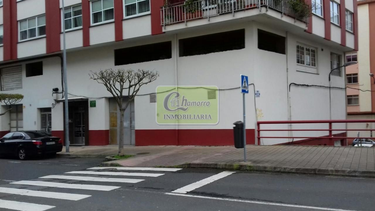 Vista exterior de Oficina en venda en Ferrol amb Calefacció