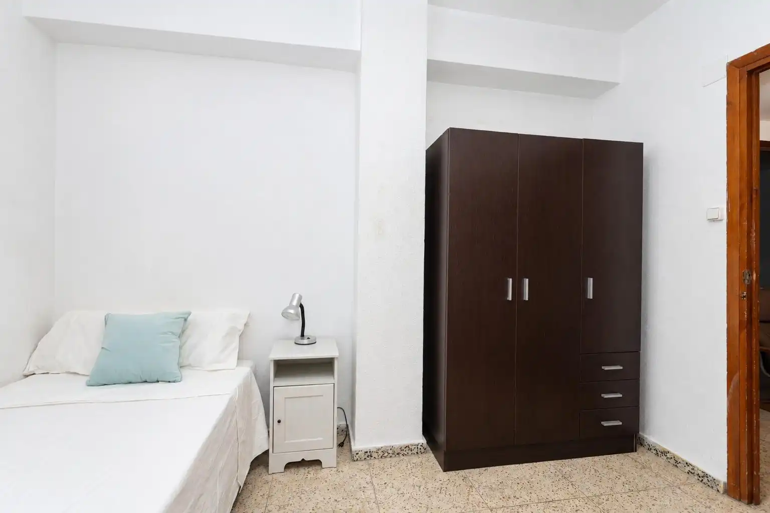 Bedroom of Flat for sale in Granada  with Heating, Furnished and Balcony