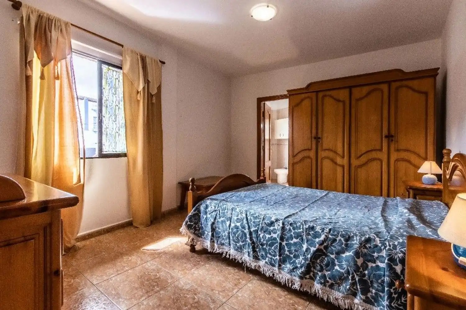 Buildings for sale in Avenida Príncipes de España, El Tanque