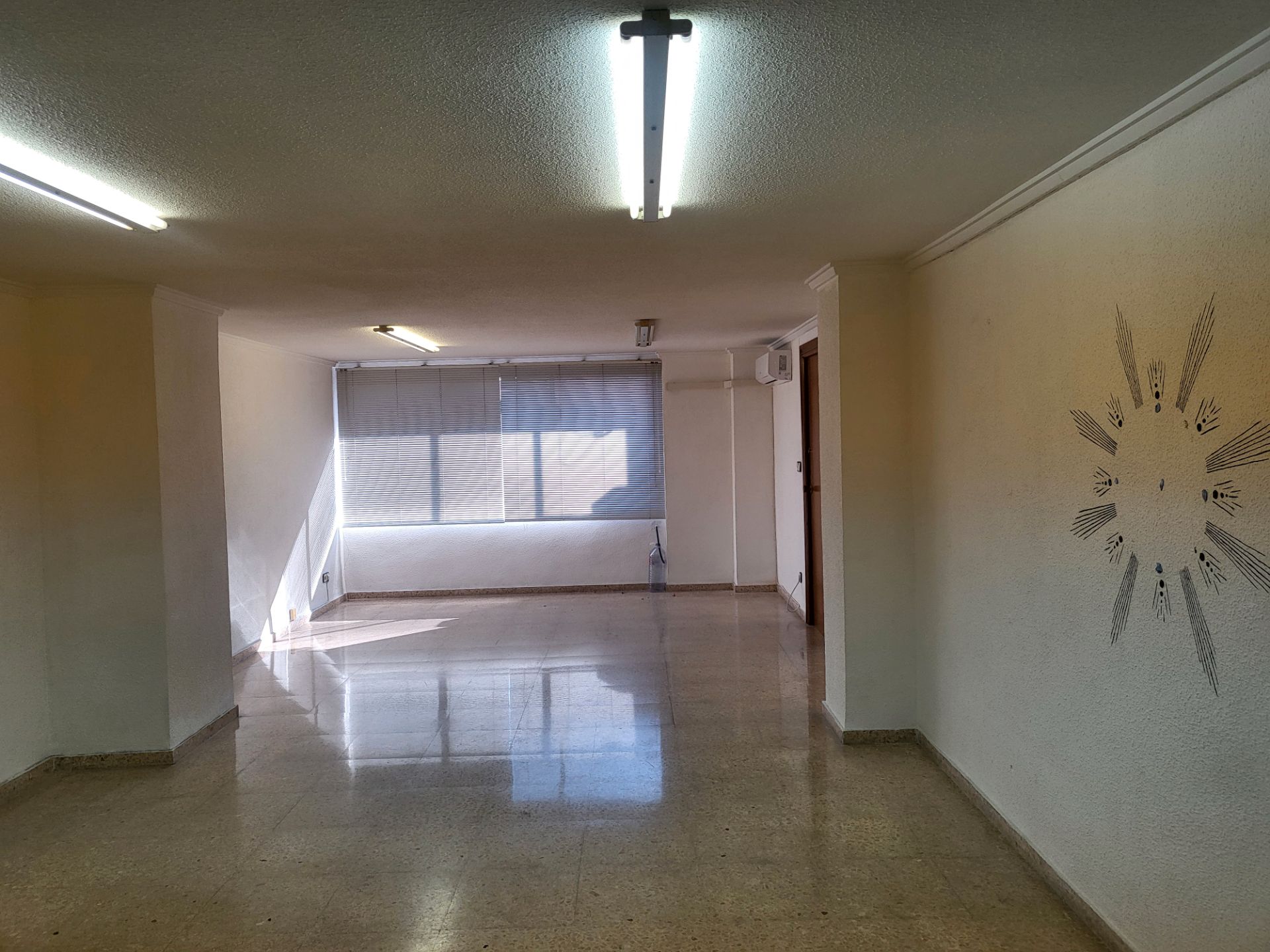 Oficina de lloguer a Avenida Chapí, 29