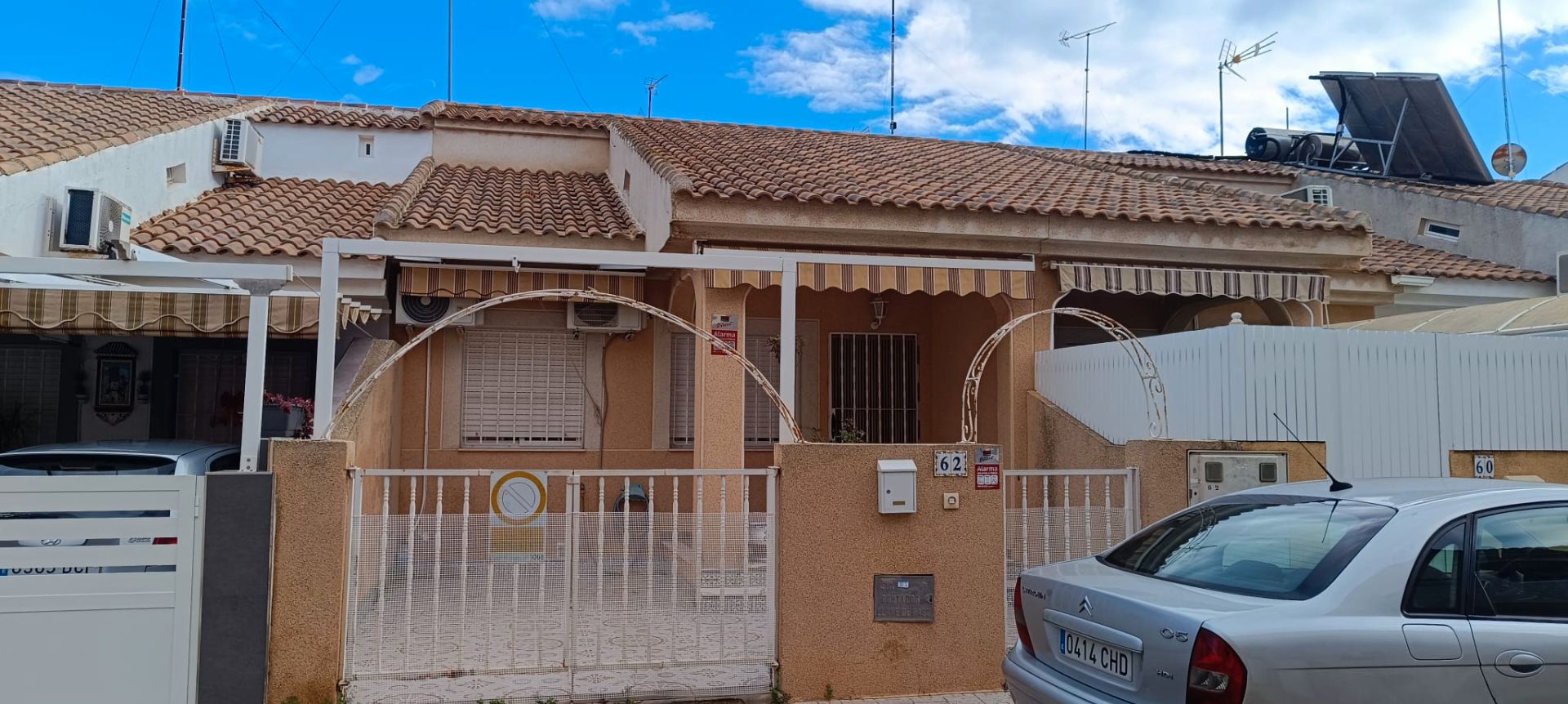 Exterior view of Single-family semi-detached for sale in San Pedro del Pinatar  with Air Conditioner, Heating and Private garden