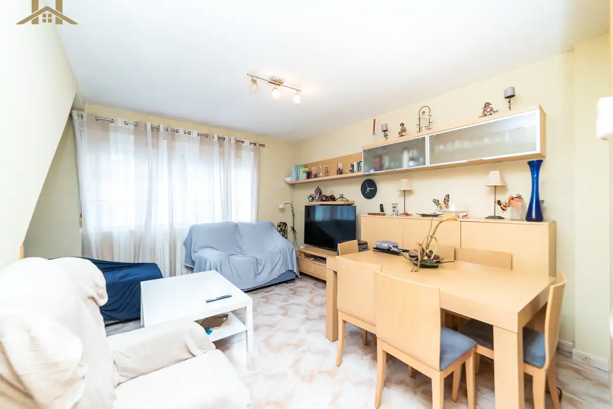 Sala d'estar de Casa o xalet en venda en Villamantilla amb Calefacció, Jardí privat i Traster