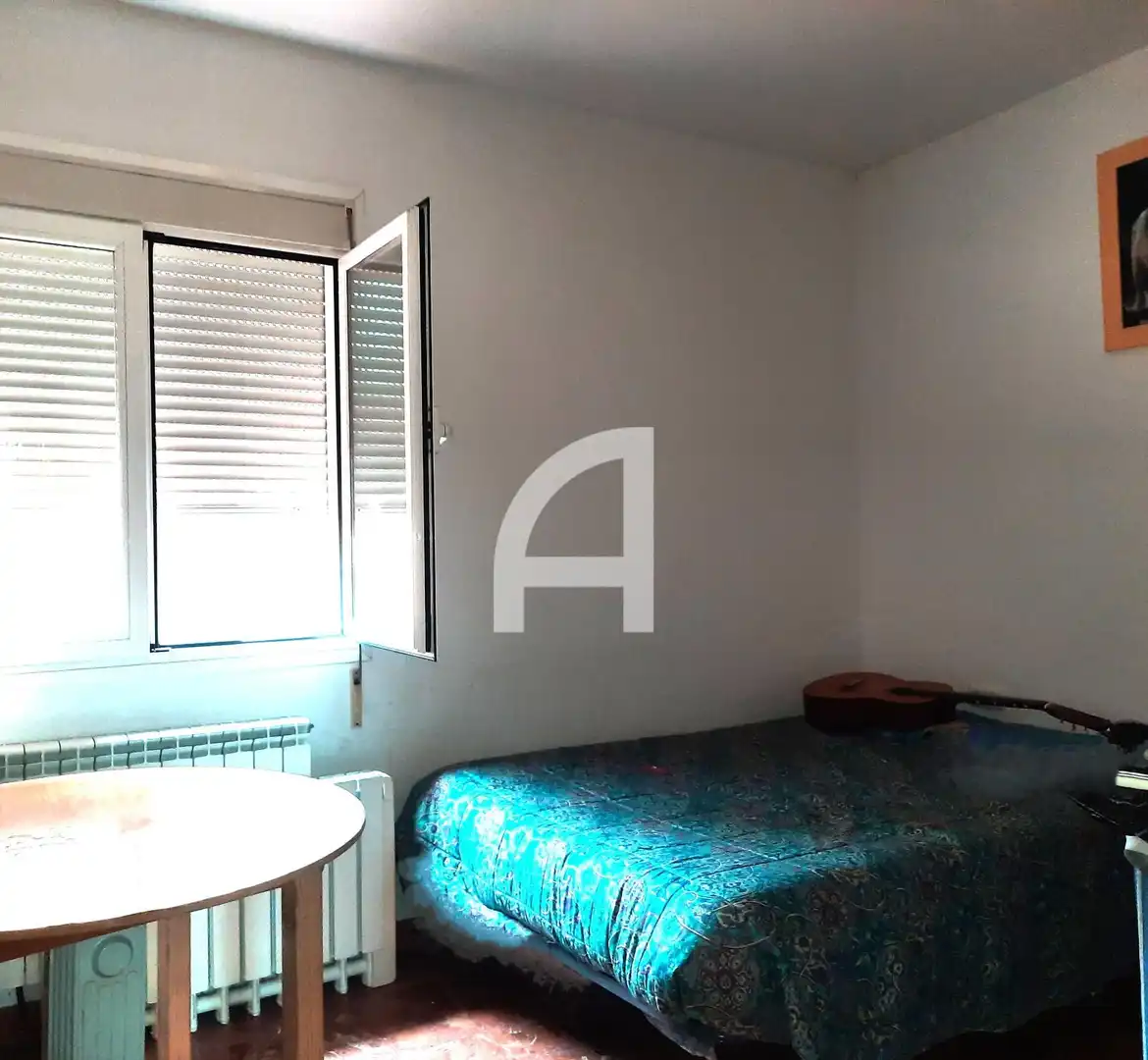 Bedroom of Houses for sale in Girona  with Heating