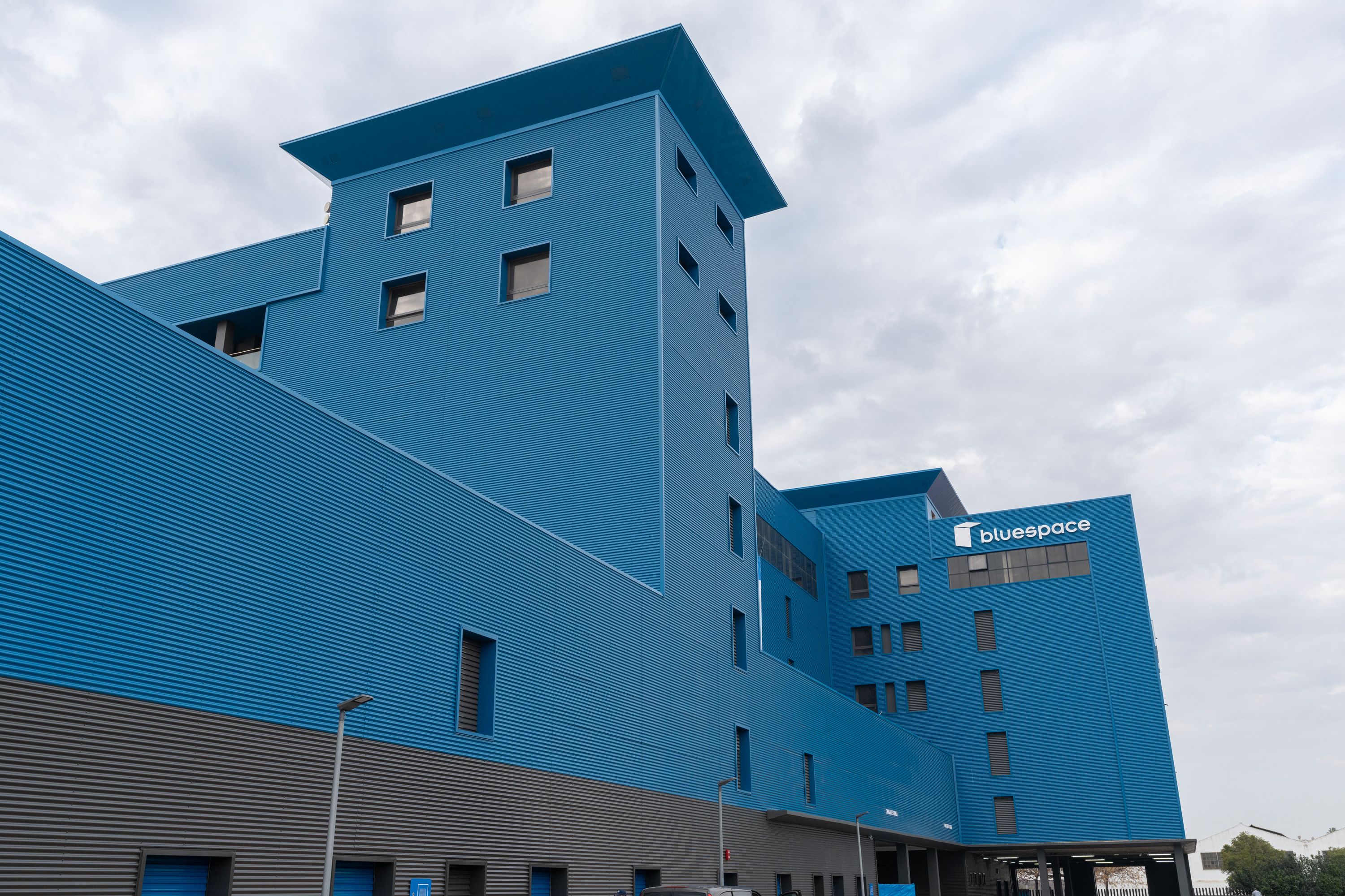 Exterior view of Box room to rent in  Sevilla Capital  with Alarm