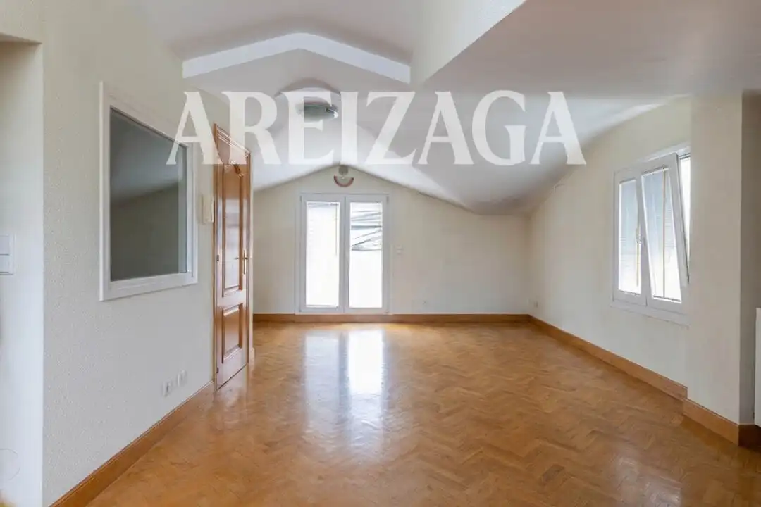 Casa o xalet en venda en Donostia - San Sebastián  amb Calefacció, Jardí privat i Terrassa