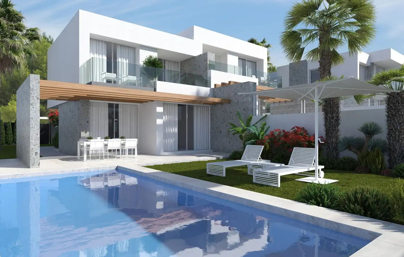 Villa avec piscine à vendre à Golf Bahía