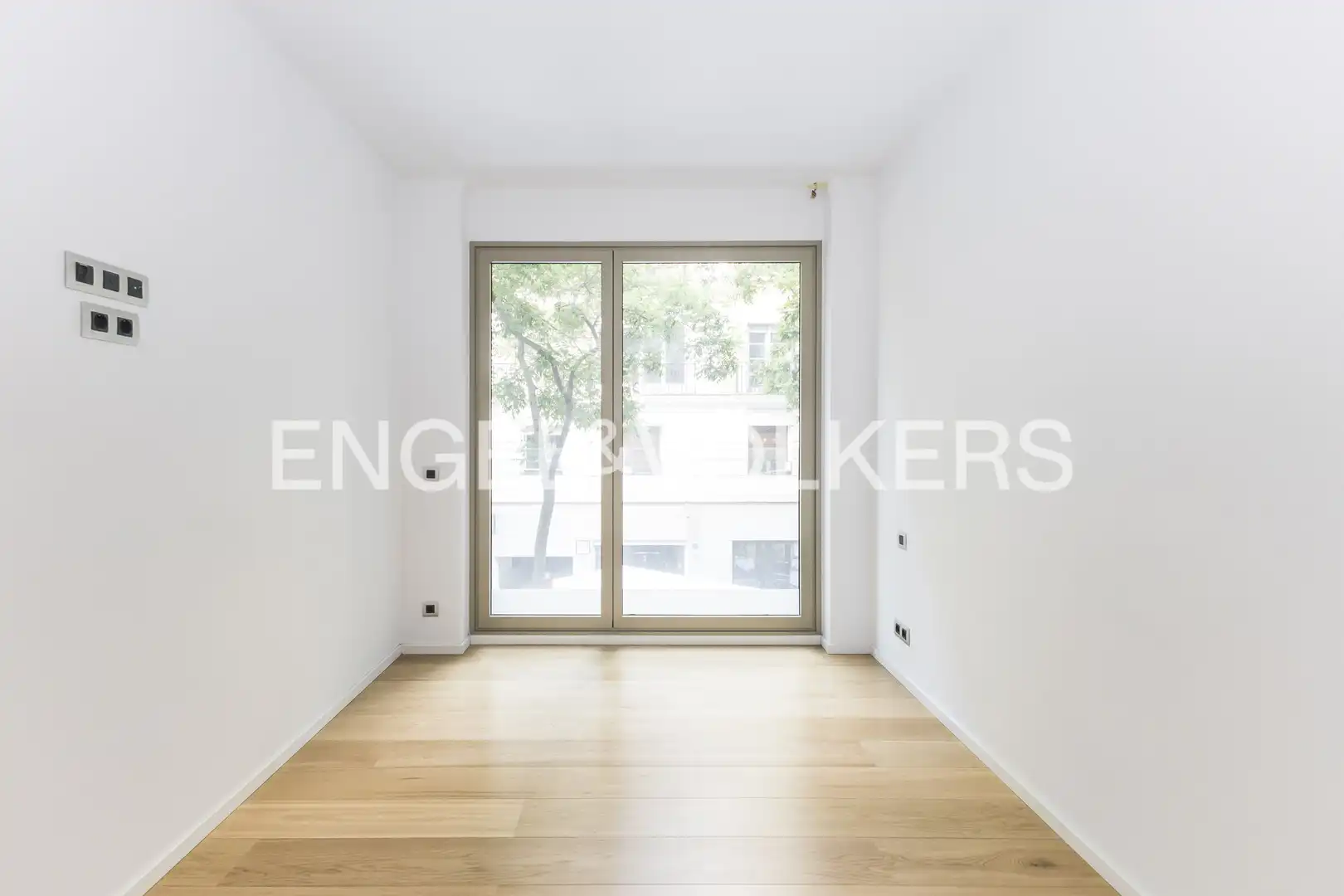 Bedroom of Flat for rent in Madrid  with Air Conditioner, Heating and Storage room