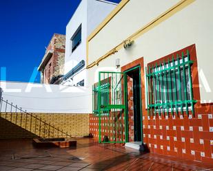 Vista exterior de Casa o xalet en venda en  Sevilla Capital amb Terrassa i Traster