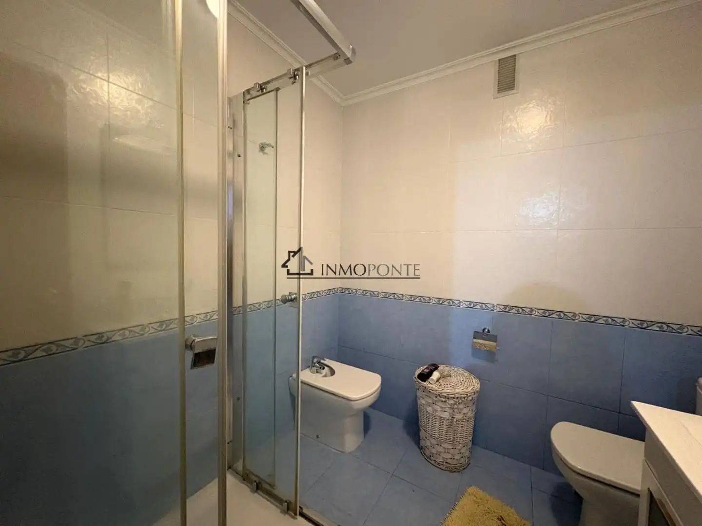 Bathroom of Flat for sale in Marín  with Heating, Terrace and Storage room